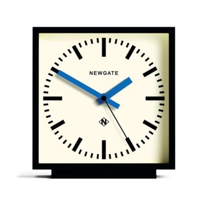 productHero-SPOTWF-BP80702906-black-with-blue-hands